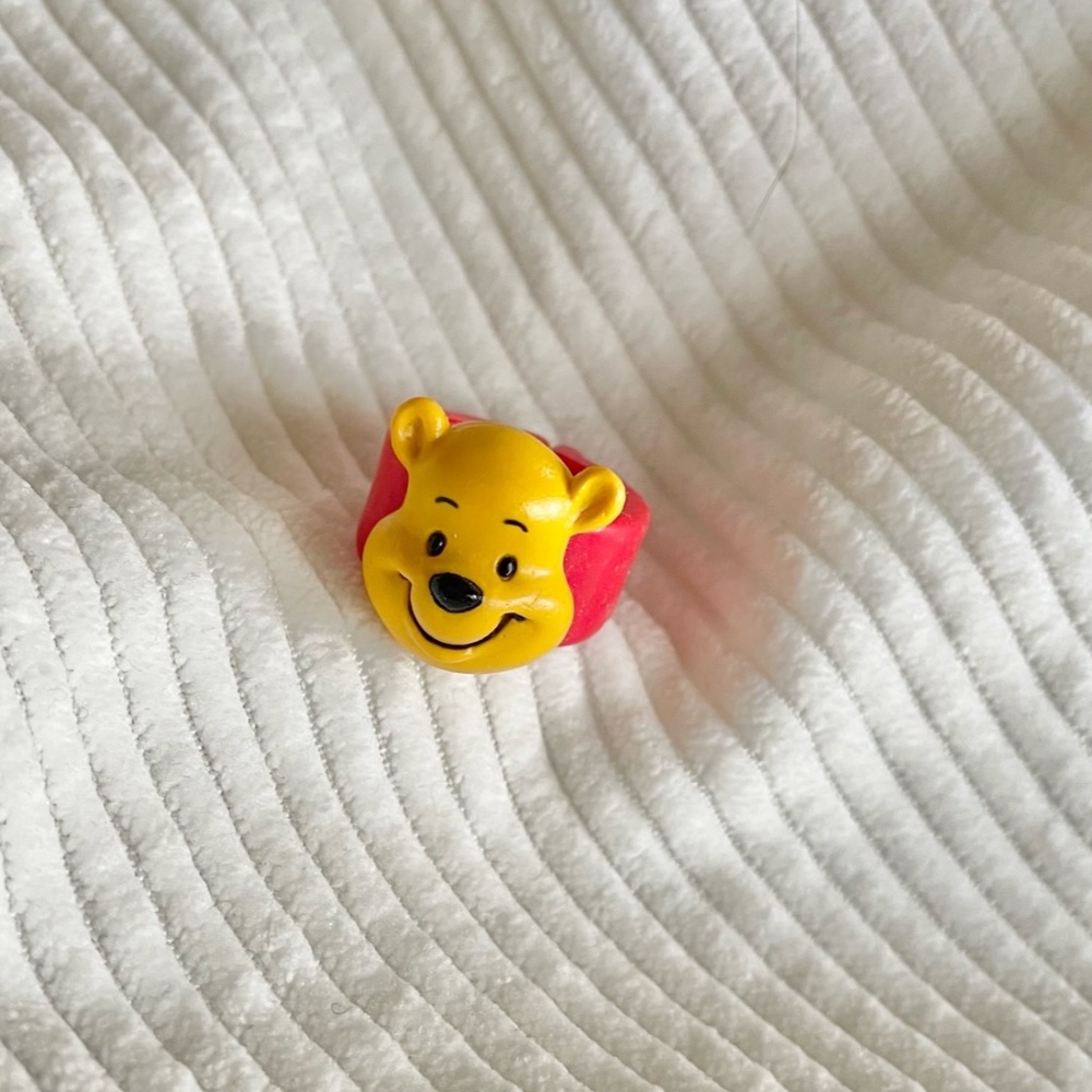 Winnie the Pooh Vintage Kawaii 90s Plastic Ring